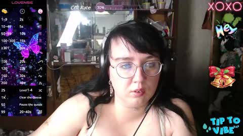 Snapshot of leona_harrison chatting on December 13, 2024, 8:15 pm Leona Harrison online show from December 13, 2024, 8:15 pm