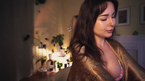 Snapshot of leonamell chatting on February 7, 2025, 10:20 pm Leo online show from February 7, 2025, 10:20 pm