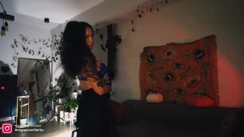 Snapshot of leonamell chatting on September 20, 2025, 11:06 pm Leo online show from September 20, 2025, 11:06 pm