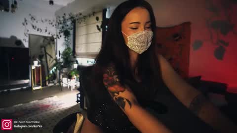 Snapshot of leonamell chatting on October 8, 2025, 1:36 am Leo online show from October 8, 2025, 1:36 am