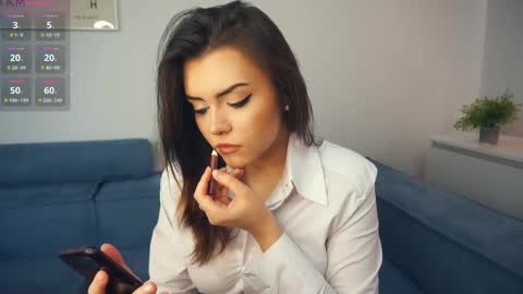 Snapshot of leonardarizk chatting on October 27, 2025, 9:02 am Mia online show from October 27, 2025, 9:02 am