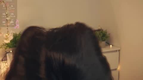 Snapshot of leonardarizk chatting on November 23, 2025, 8:36 am Mia online show from November 23, 2025, 8:36 am