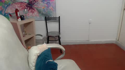 Snapshot of leonela_69 chatting on September 29, 2025, 3:33 am leonela online show from September 29, 2025, 3:33 am