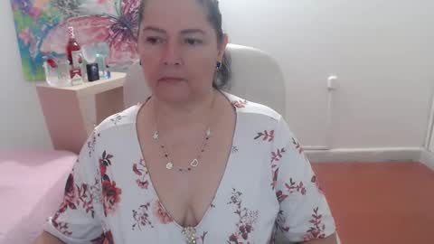 Snapshot of leonela_69 chatting on October 13, 2025, 2:22 am leonela online show from October 13, 2025, 2:22 am