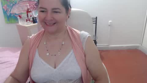 Snapshot of leonela_69 chatting on October 14, 2025, 2:45 am leonela online show from October 14, 2025, 2:45 am