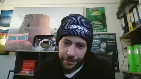 Snapshot of leonidascum chatting on December 20, 2025, 10:22 am leonidascum online show from December 20, 2025, 10:22 am