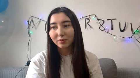 Snapshot of leonieschmith chatting on November 14, 2025, 10:36 am Alice online show from November 14, 2025, 10:36 am