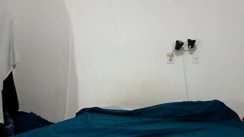 Snapshot of leoylola chatting on October 12, 2025, 9:52 am Abril online show from October 12, 2025, 9:52 am