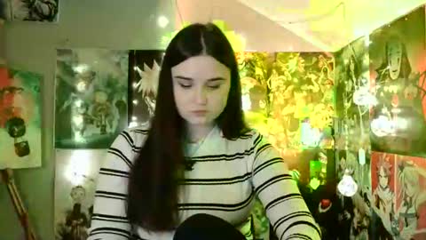 Snapshot of leraaa72 chatting on January 17, 2025, 8:02 am little secret online show from January 17, 2025, 8:02 am