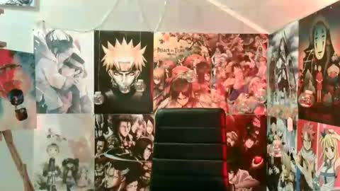 Snapshot of leraaa72 chatting on February 12, 2025, 11:29 am little secret online show from February 12, 2025, 11:29 am