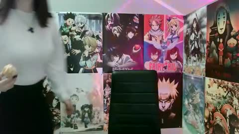 Snapshot of leraaa72 chatting on February 18, 2025, 10:16 am little secret online show from February 18, 2025, 10:16 am