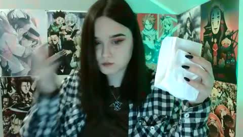 Snapshot of leraaa72 chatting on February 24, 2025, 7:33 am little secret online show from February 24, 2025, 7:33 am