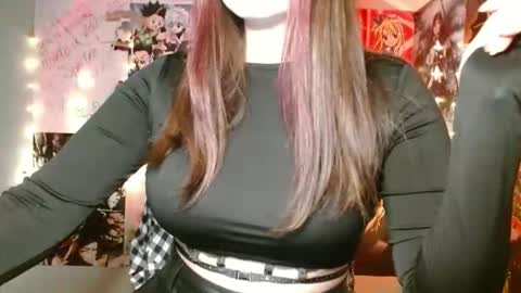 Snapshot of leraaa72 chatting on November 20, 2025, 6:07 pm little secret online show from November 20, 2025, 6:07 pm