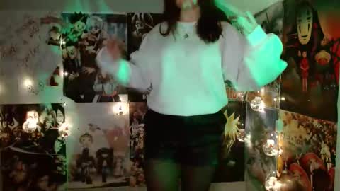 Snapshot of leraaa72 chatting on December 1, 2025, 7:08 pm little secret online show from December 1, 2025, 7:08 pm