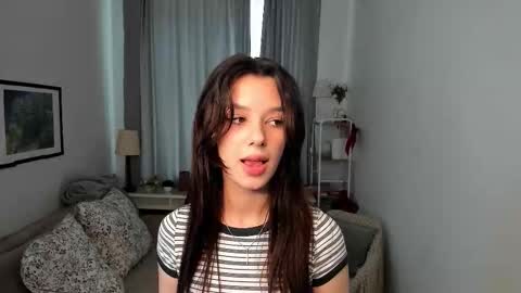 Bella online show from October 22, 2025, 8:25 am