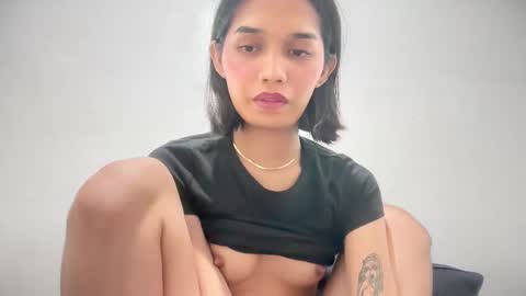 Trisha18 online show from November 30, 2025, 5:22 am