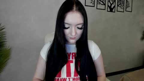 Snapshot of lesley_wins chatting on October 4, 2025, 4:10 am Lesley online show from October 4, 2025, 4:10 am