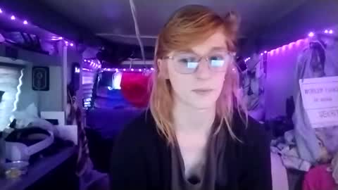 Snapshot of lesleygumgrass chatting on February 14, 2025, 8:05 pm LesleyGumGrass- The Boring Trans girl online show from February 14, 2025, 8:05 pm