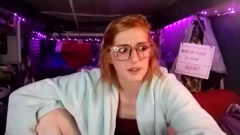 Snapshot of lesleygumgrass chatting on February 21, 2025, 8:07 am LesleyGumGrass- The Boring Trans girl online show from February 21, 2025, 8:07 am