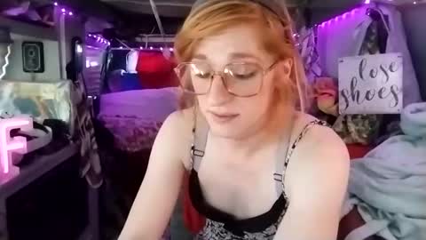 Snapshot of lesleygumgrass chatting on February 23, 2025, 2:46 pm LesleyGumGrass- The Boring Trans girl online show from February 23, 2025, 2:46 pm