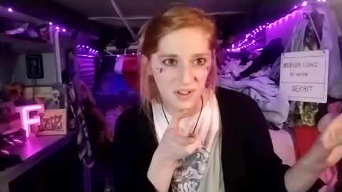 Snapshot of lesleygumgrass chatting on February 26, 2025, 9:37 pm LesleyGumGrass- The Boring Trans girl online show from February 26, 2025, 9:37 pm