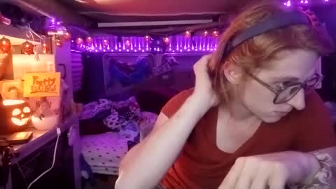 Snapshot of lesleygumgrass chatting on October 1, 2025, 12:38 am LesleyGumGrass- The Boring Trans girl online show from October 1, 2025, 12:38 am