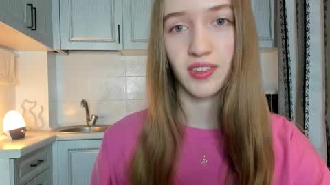  LESLIE   online show from October 25, 2025, 2:35 pm