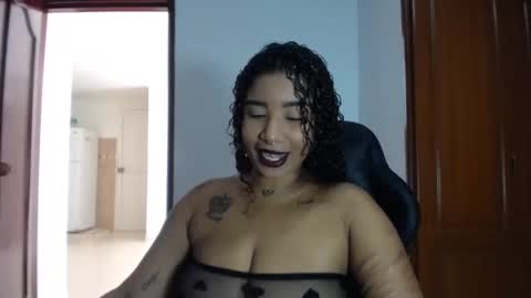 Snapshot of leslycarsson chatting on February 19, 2025, 7:48 pm lesly online show from February 19, 2025, 7:48 pm