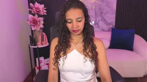 Lesly  online show from September 24, 2025, 4:27 am