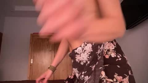 Snapshot of lessya_magic chatting on February 17, 2025, 10:18 am lessya_magic online show from February 17, 2025, 10:18 am