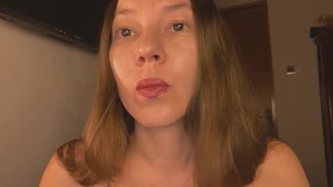 Snapshot of lessya_magic chatting on September 27, 2025, 11:04 am lessya_magic online show from September 27, 2025, 11:04 am