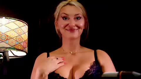 leticiareys online show from November 6, 2025, 5:58 pm