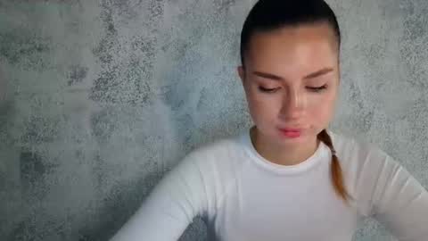 Emily online show from September 16, 2025, 12:39 pm