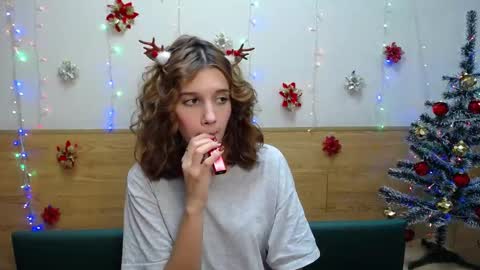 Snapshot of letty_curly chatting on December 21, 2024, 3:20 pm letty_curly online show from December 21, 2024, 3:20 pm