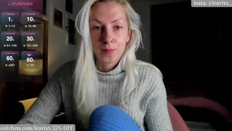 LeaVixx online show from December 22, 2024, 6:04 pm