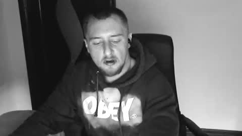 lev1ngston online show from October 27, 2025, 10:47 pm