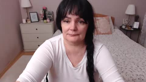 Snapshot of leveme2night chatting on December 4, 2024, 4:49 pm Mary online show from December 4, 2024, 4:49 pm