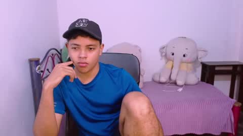 Snapshot of levii_7 chatting on October 6, 2025, 9:45 pm      0600AM-1200PM - online show from October 6, 2025, 9:45 pm