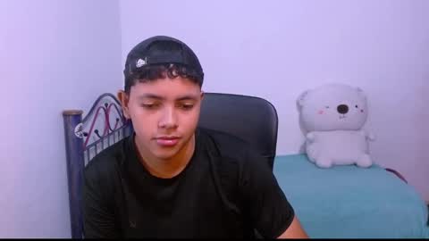 Snapshot of levii_7 chatting on November 3, 2025, 3:30 am      0600AM-1200PM - online show from November 3, 2025, 3:30 am