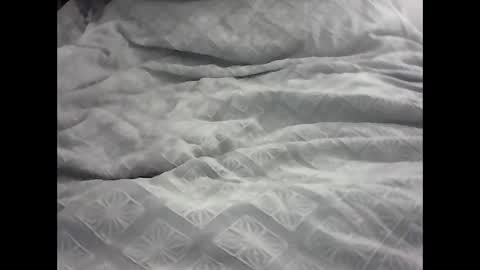 Snapshot of leweylewy chatting on October 19, 2025, 12:55 am leweylewy online show from October 19, 2025, 12:55 am