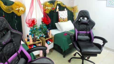 LexaDeRuso online show from December 31, 2024, 11:42 am