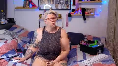 Lexi und Lex online show from January 14, 2025, 8:59 pm