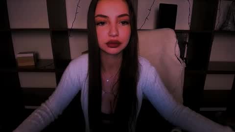 Alexia online show from December 15, 2024, 1:22 pm