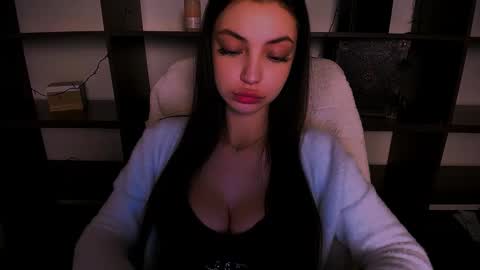 Alexia online show from January 3, 2025, 4:59 pm