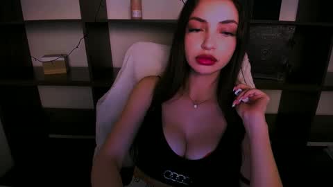 Alexia online show from January 6, 2025, 3:51 pm