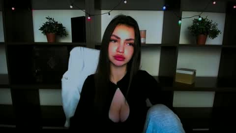 Alexia online show from February 26, 2025, 1:52 pm