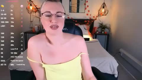 Lexy - Follow me online show from November 10, 2025, 6:56 am