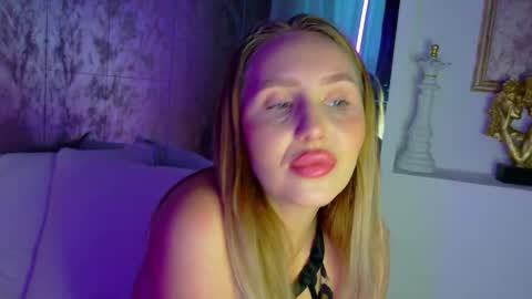 Snapshot of lexi_u_ chatting on November 11, 2025, 5:40 am LEXXY online show from November 11, 2025, 5:40 am