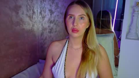 Snapshot of lexi_u_ chatting on December 3, 2025, 5:48 am LEXXY online show from December 3, 2025, 5:48 am