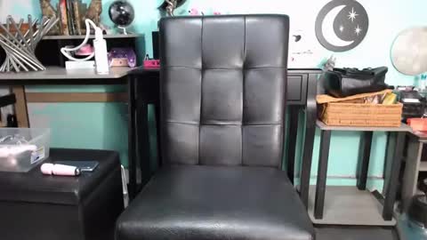 lexi_wolf222 online show from February 25, 2025, 3:31 am